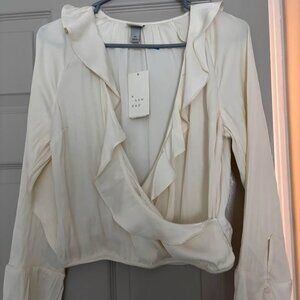 NWT women’s beautiful soft beige blouse size XS